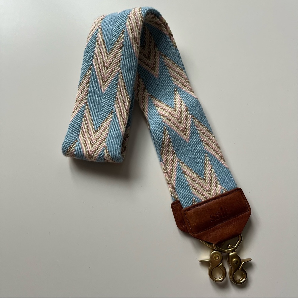 EUC 41” Charlotte Salt Strap with brown leather tabs